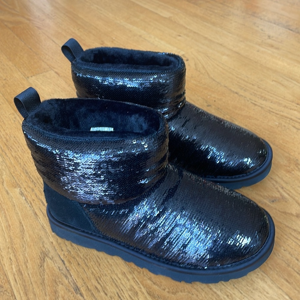 UGG NEW classic black mini mirror ball boots size 6 - Picture 5 of 9